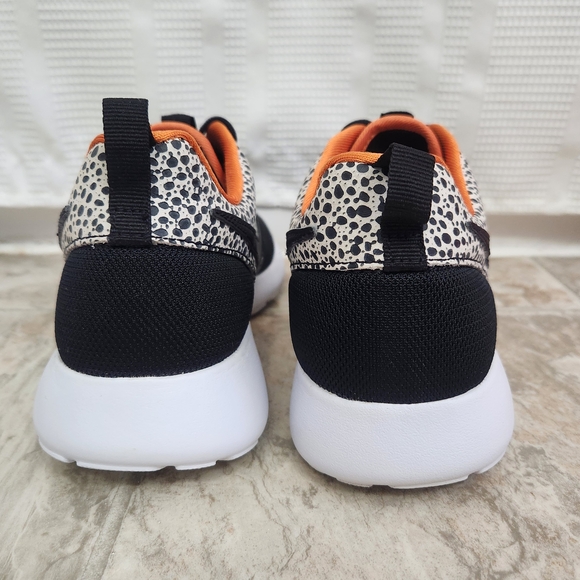 Nike Roshe One Safari, Black/Clay Orange/Summit White, Size: 7Y, 8.5 Women's - Picture 8 of 12